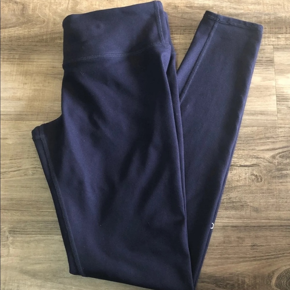 ALO yoga Leggings size 6 ripped tag
